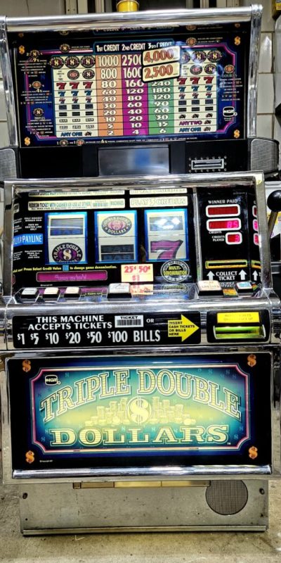 IGT S2000 TRIPLE DOUBLE DOLLARS 3 COIN SLOT MACHINE